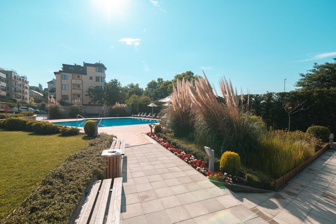 Nobile Apartment - Coral Residence Complex With Parking & Pool Varna Esterno foto