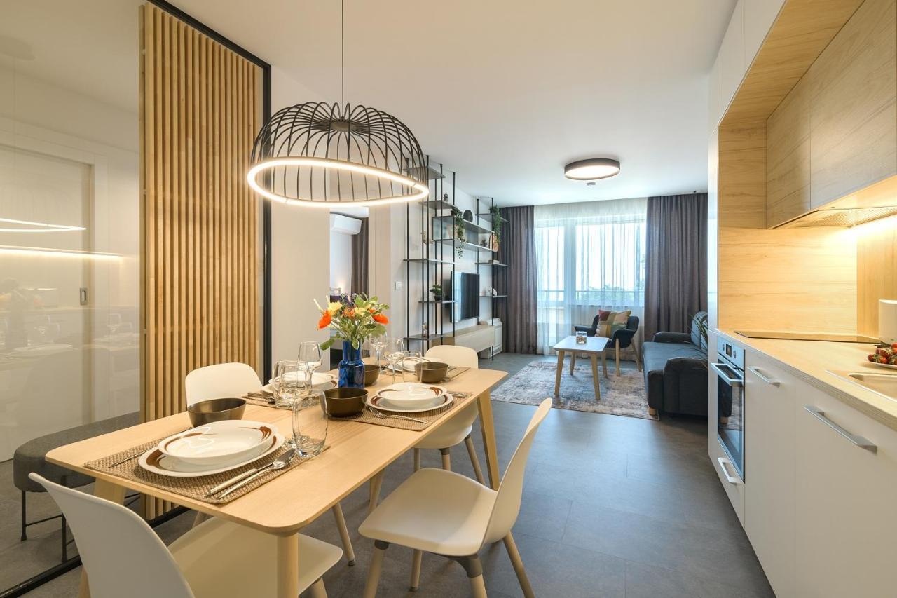 Nobile Apartment - Coral Residence Complex With Parking & Pool Varna Esterno foto